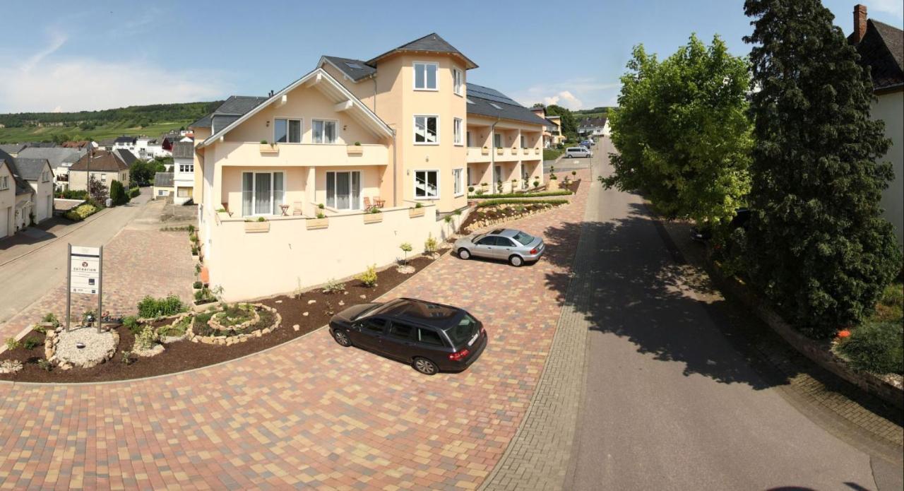 Hotel Weingut Matthias Dostert / Culinarium Nittel Exterior foto
