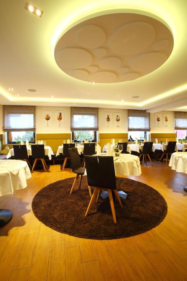 Hotel Weingut Matthias Dostert / Culinarium Nittel Exterior foto
